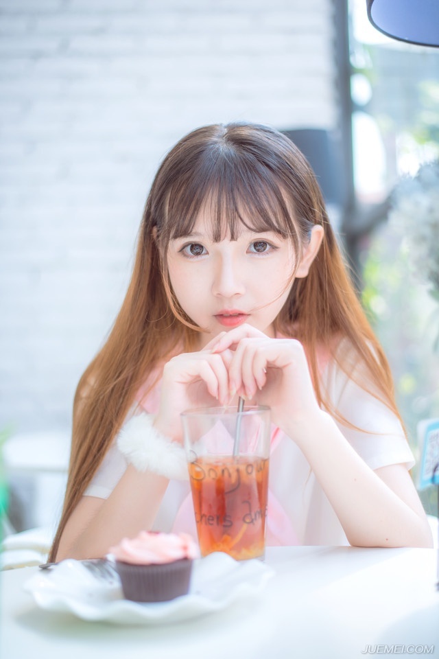 因为我手里有你的丑照，所以你要和我做一辈子朋友。